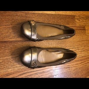 Dressy or casual shoes